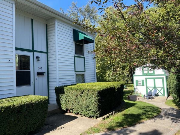 352 College Street , Crystal Lake, IL 60014