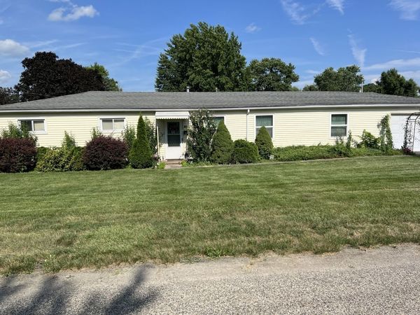 801 E Honeywell Avenue , Hoopeston, IL 60942