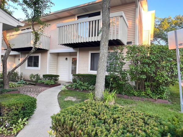 119 Saratoga Court , Unit 119, Vernon Hills, IL 60061