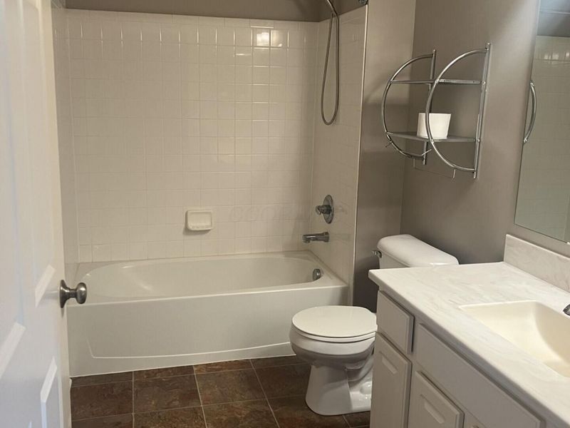 993 Governors , Lancaster, OH 43130 Photo 19