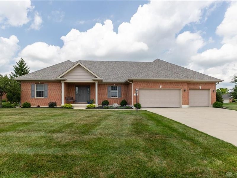 801 Hawk Avenue, Tipp City, OH 45371 Photo 1