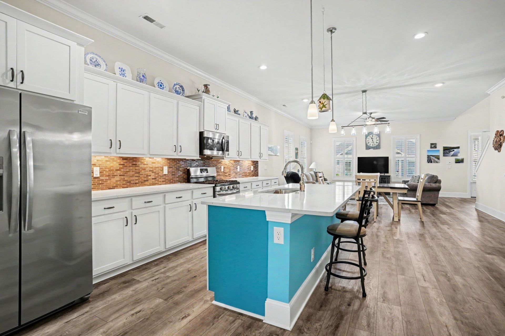 1201 James Island Ave. Photo 9