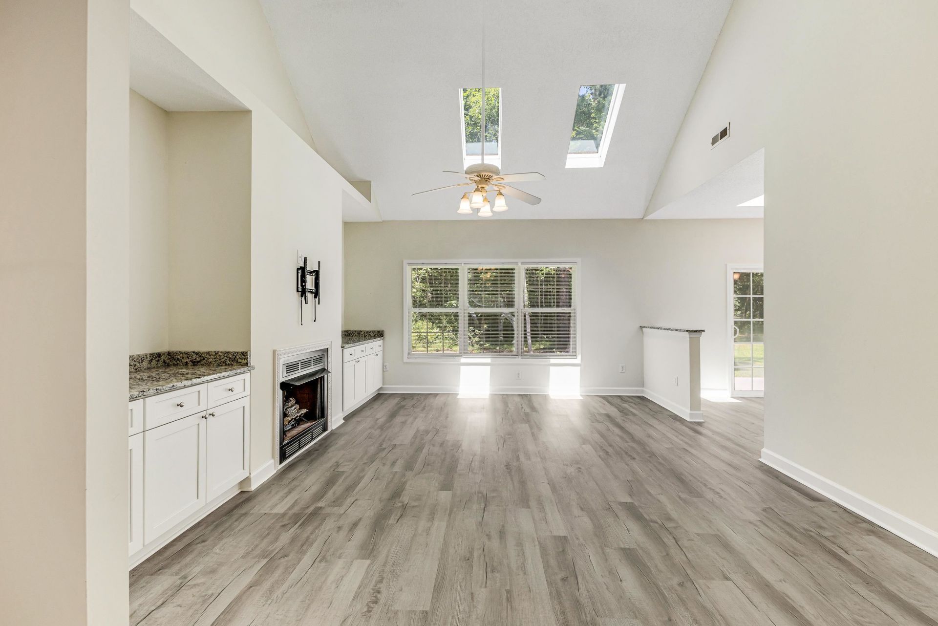 267 Sienna Dr. Photo 6