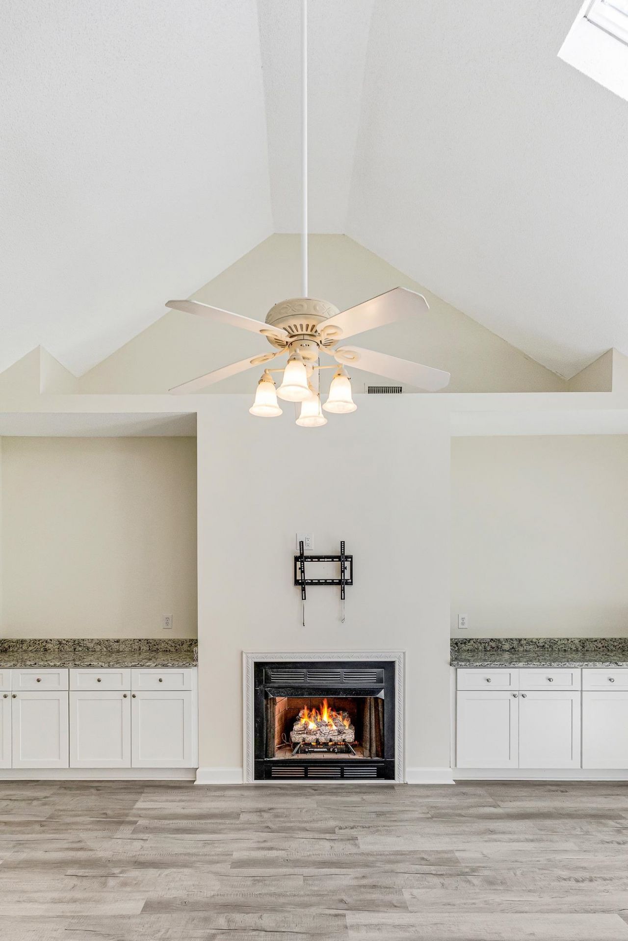 267 Sienna Dr. Photo 8
