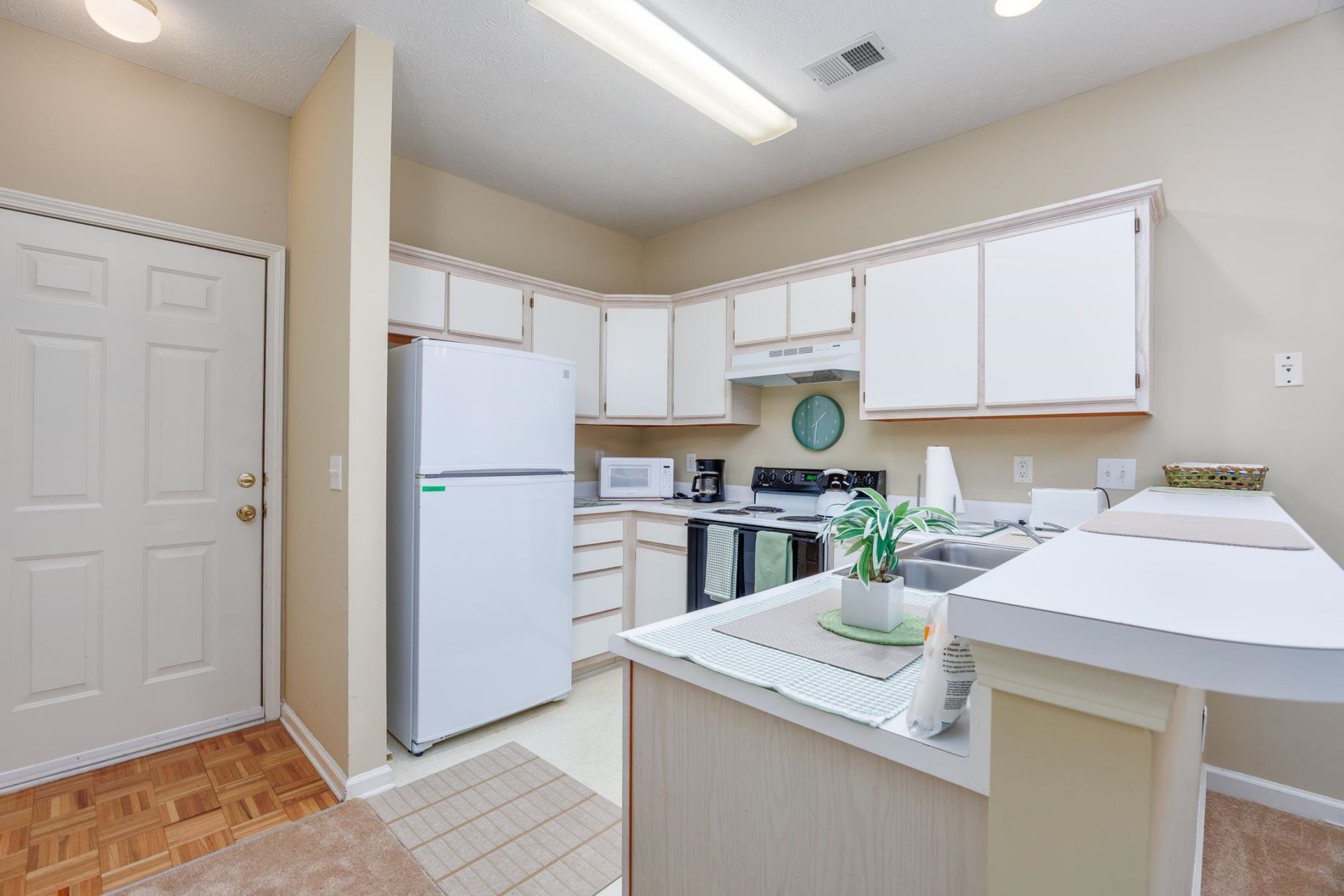 504 River Oaks Dr. Photo 12