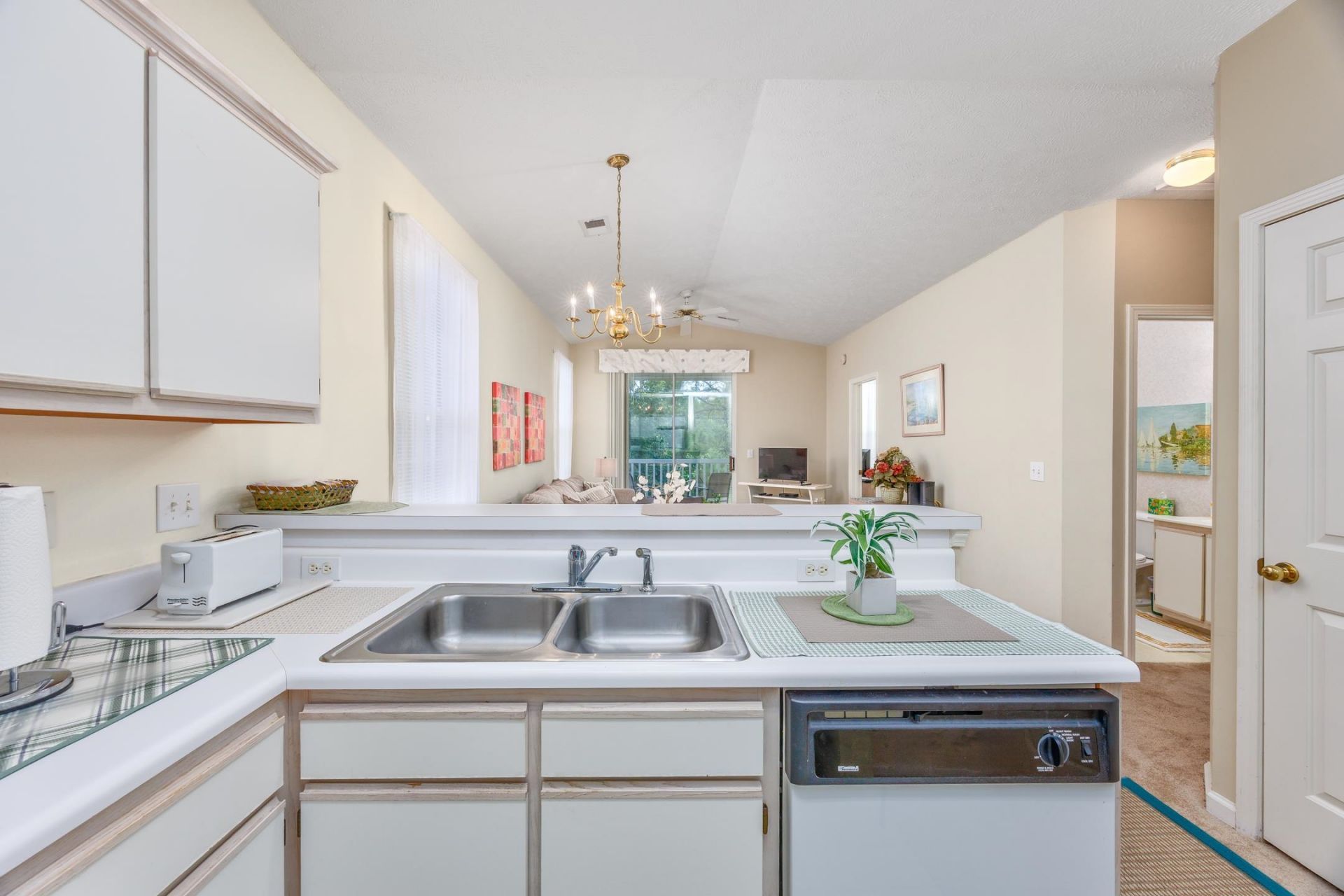 504 River Oaks Dr. Photo 13