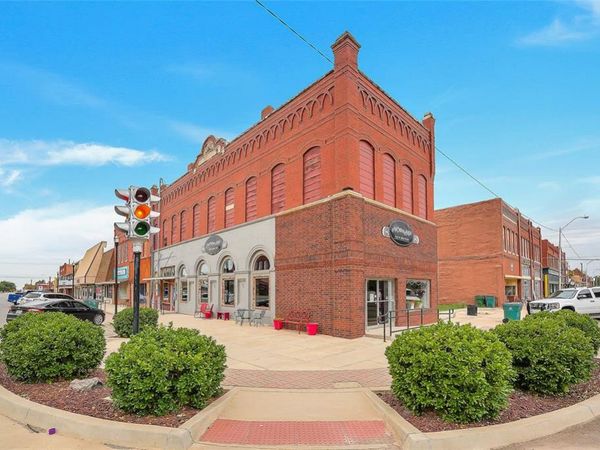 100 W 4th Street, Hobart, OK 73651