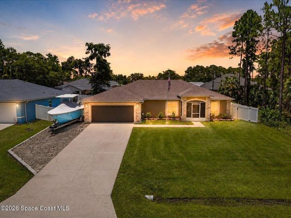 427 Hammond Street SW, Palm Bay, FL 32908