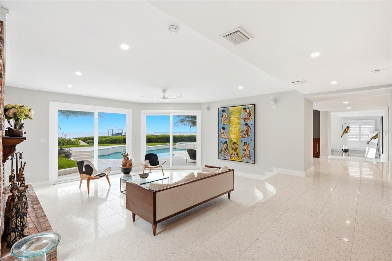 1200 Friendly Way S, Saint Petersburg, FL 33705 Photo