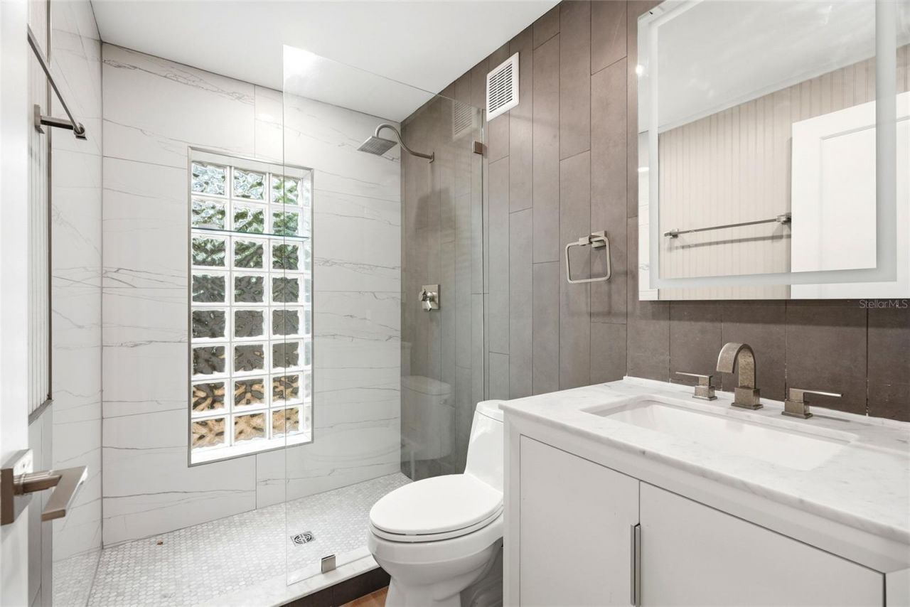 1200 Friendly Way S, Saint Petersburg, FL 33705 Photo