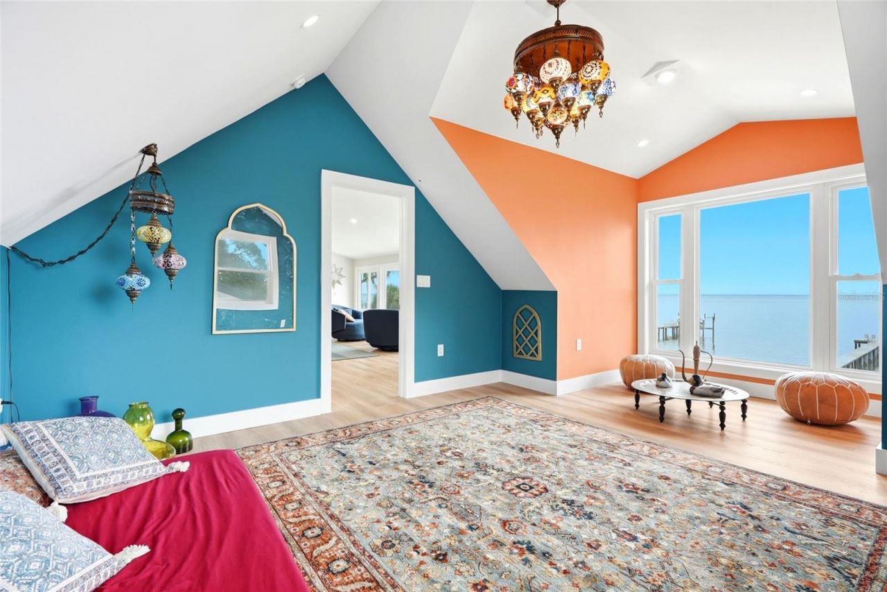 1200 Friendly Way S, Saint Petersburg, FL 33705 Photo