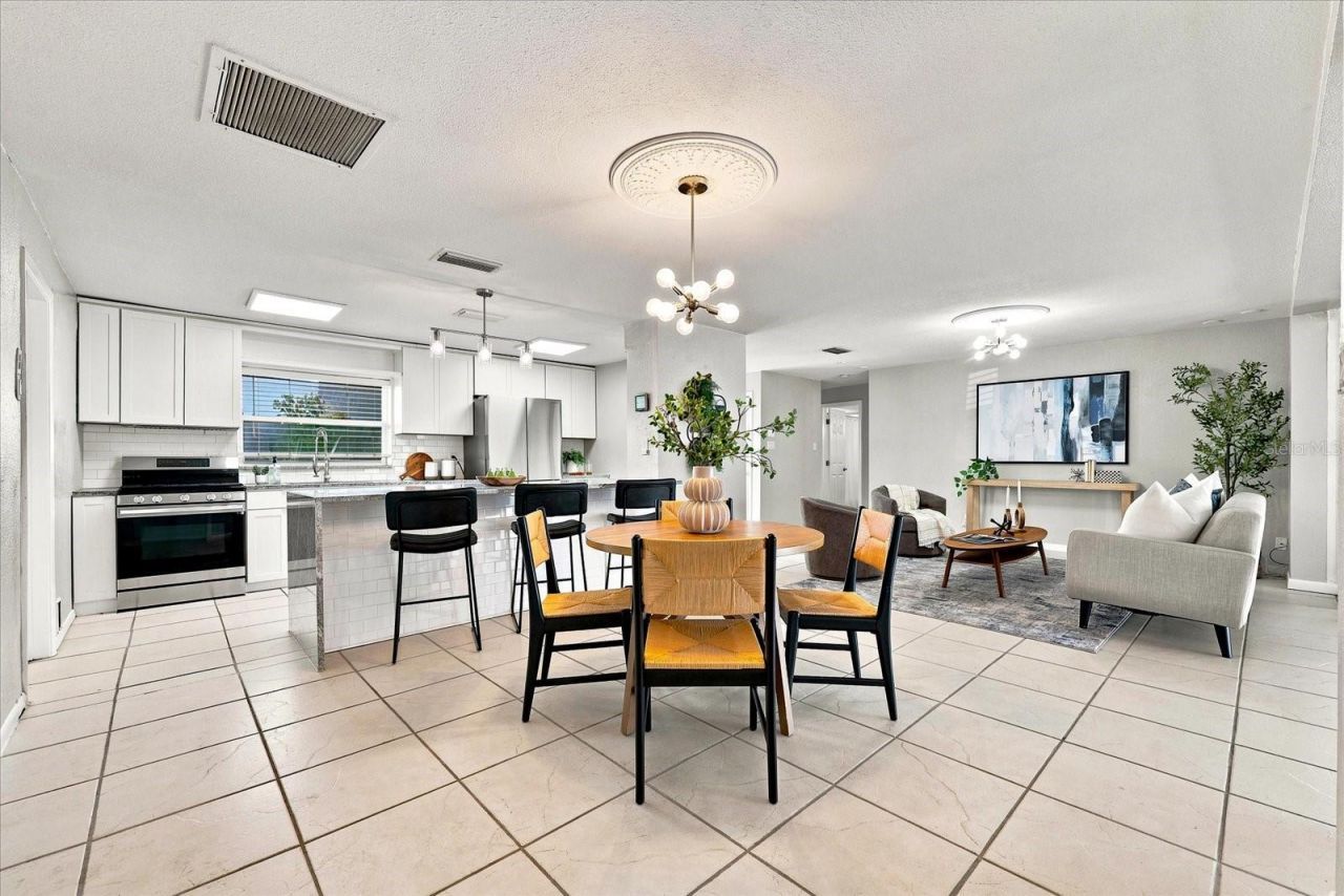 1354 62nd Avenue S, Saint Petersburg, FL 33705 Photo