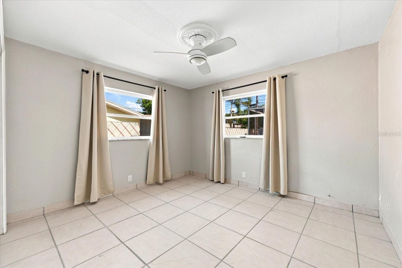 1354 62nd Avenue S, Saint Petersburg, FL 33705 Photo