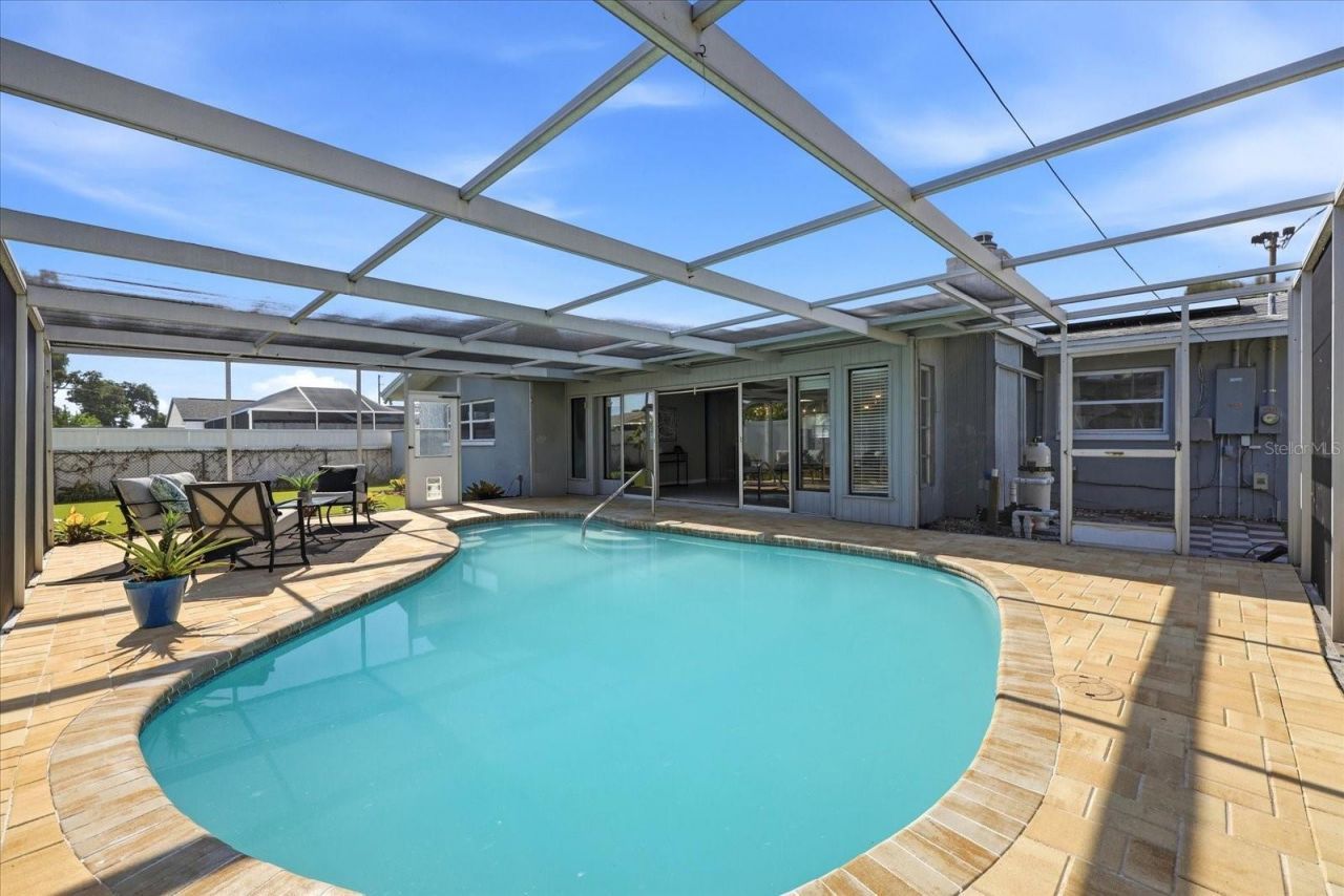 1354 62nd Avenue S, Saint Petersburg, FL 33705 Photo