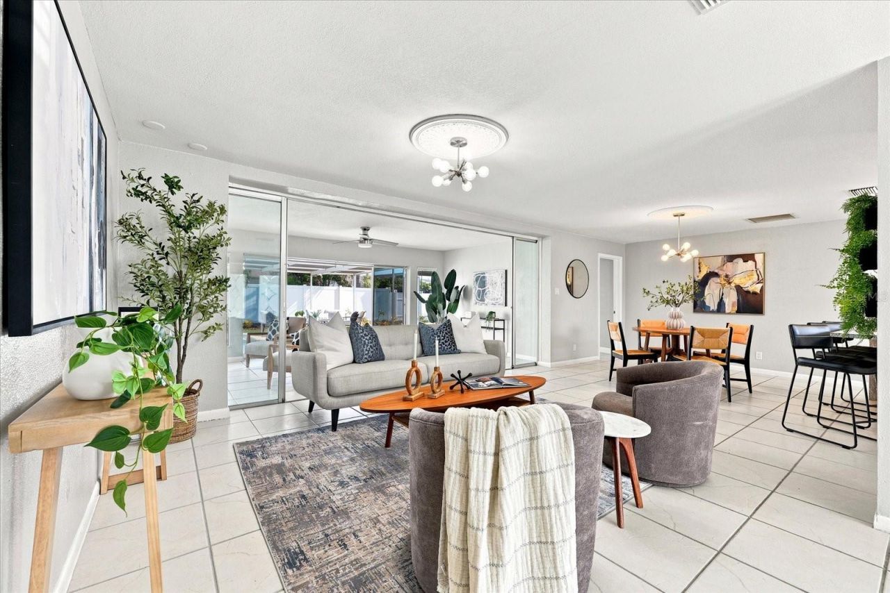 1354 62nd Avenue S, Saint Petersburg, FL 33705 Photo