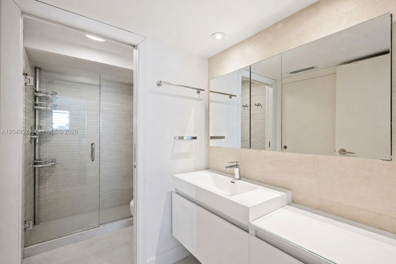 2333 Brickell Ave, Unit 1909, Miami, FL 33129 Photo