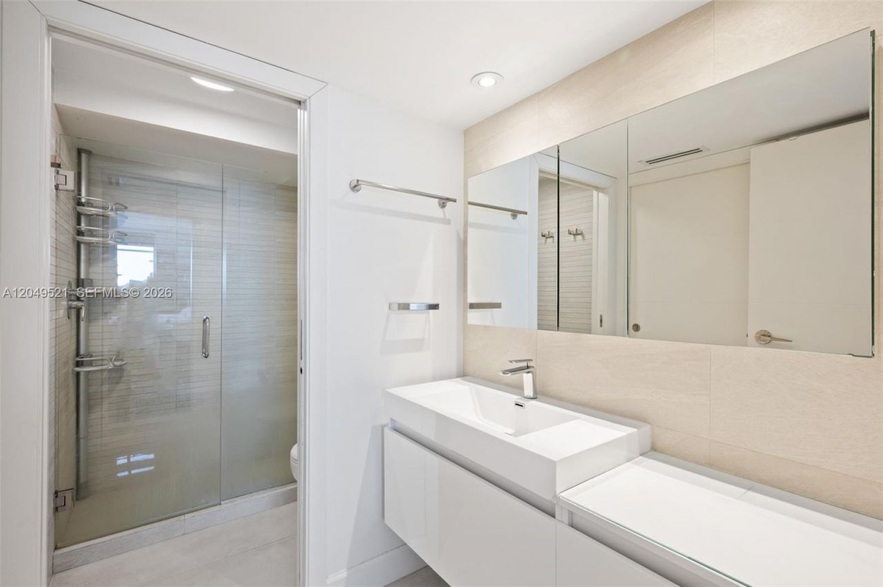 2333 Brickell Ave , Unit 1909, Miami, FL 33129 Photo