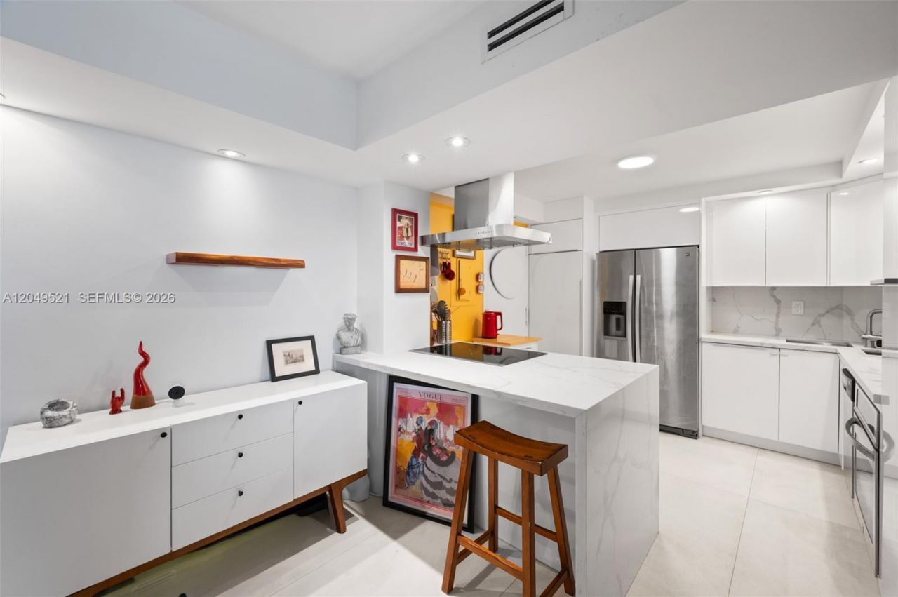 2333 Brickell Ave , Unit 1909, Miami, FL 33129 Photo