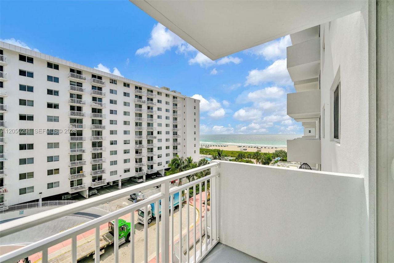 345 Ocean Dr , Unit 623, Miami Beach, FL 33139 Photo