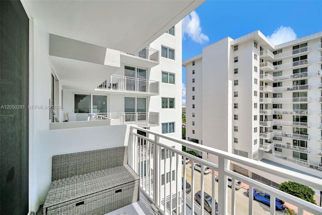 345 Ocean Dr , Unit 623, Miami Beach, FL 33139 Photo