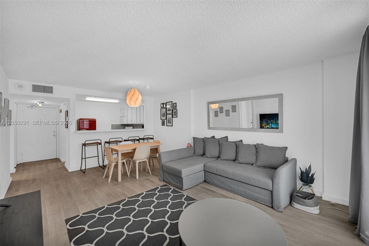 345 Ocean Dr , Unit 623, Miami Beach, FL 33139 Photo