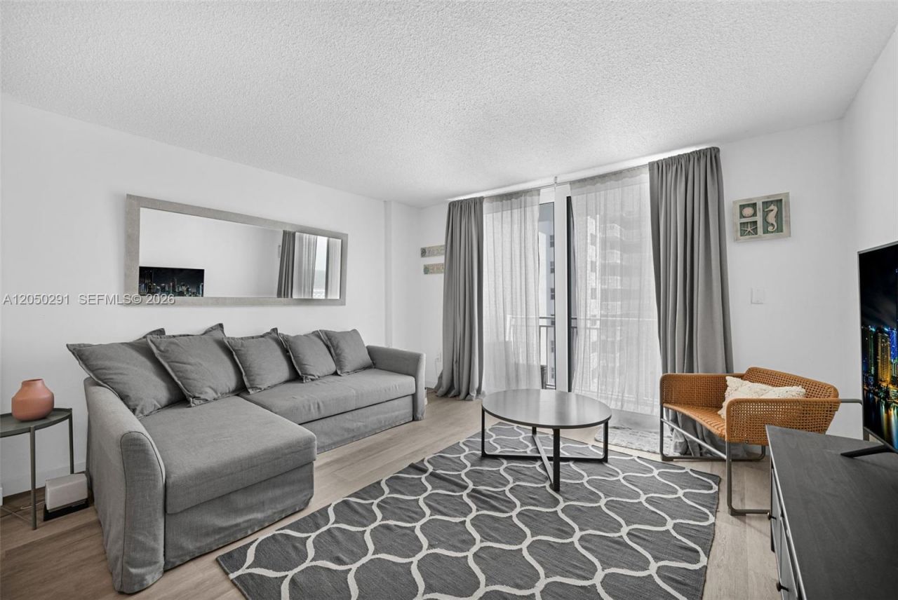 345 Ocean Dr , Unit 623, Miami Beach, FL 33139 Photo