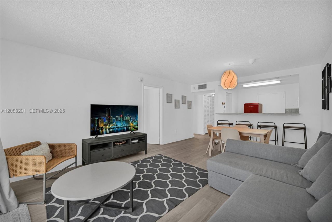 345 Ocean Dr , Unit 623, Miami Beach, FL 33139 Photo