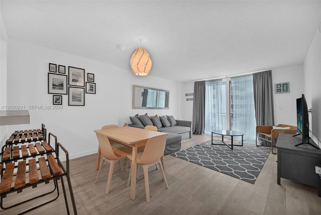 345 Ocean Dr , Unit 623, Miami Beach, FL 33139 Photo