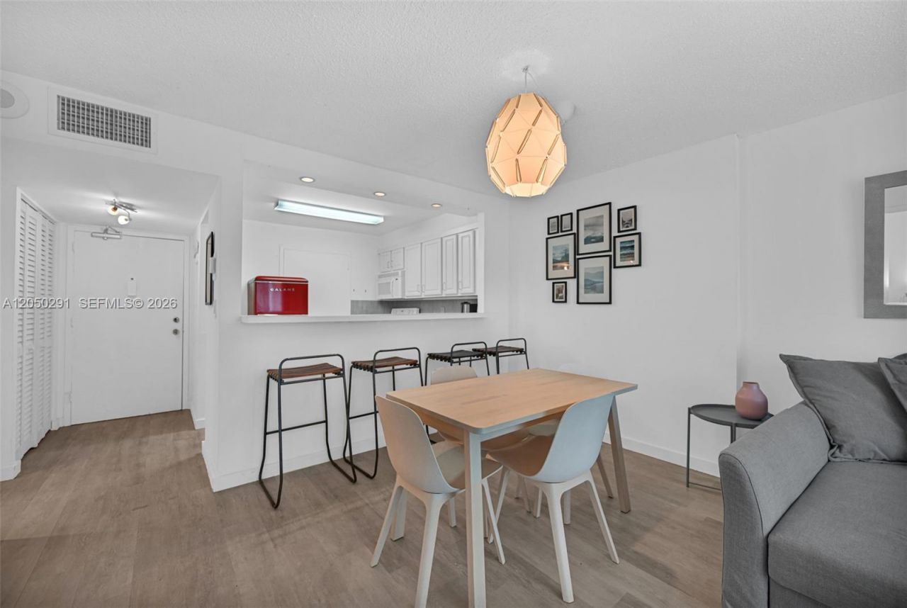 345 Ocean Dr , Unit 623, Miami Beach, FL 33139 Photo