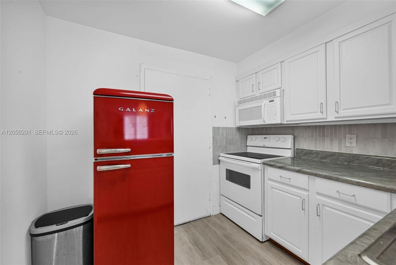 345 Ocean Dr , Unit 623, Miami Beach, FL 33139 Photo