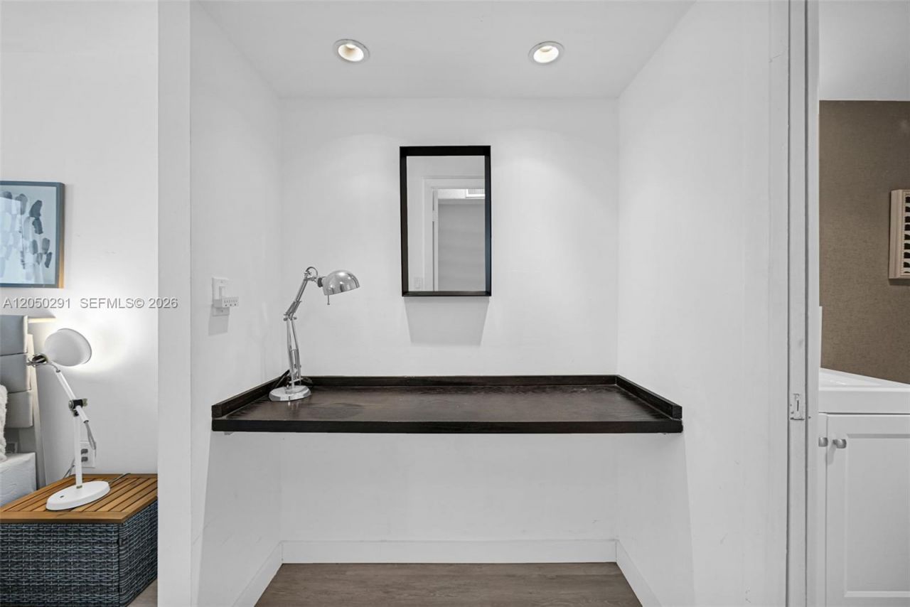 345 Ocean Dr , Unit 623, Miami Beach, FL 33139 Photo
