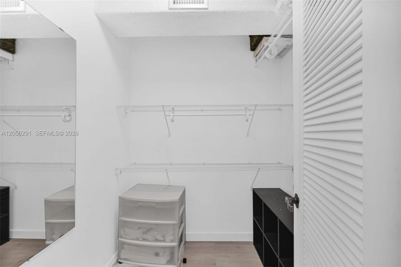 345 Ocean Dr , Unit 623, Miami Beach, FL 33139 Photo