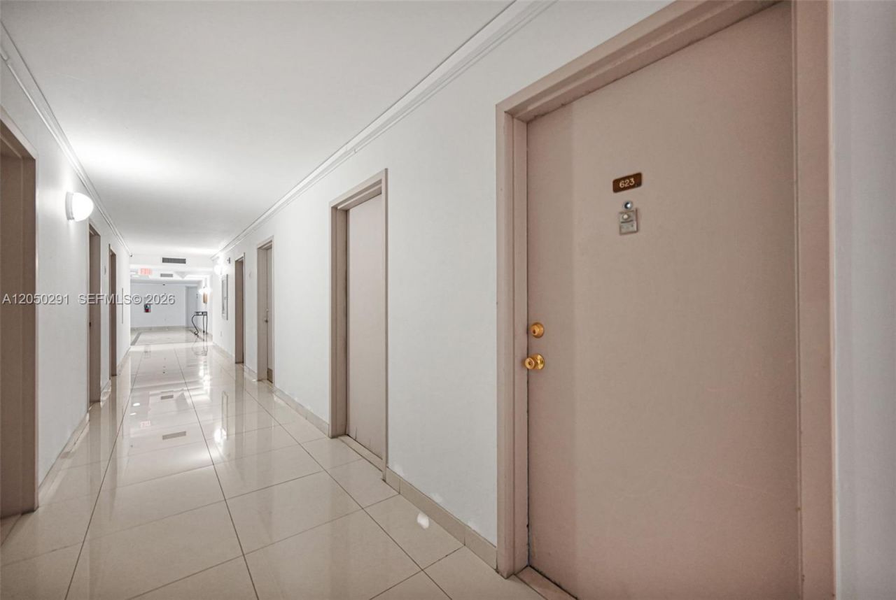 345 Ocean Dr , Unit 623, Miami Beach, FL 33139 Photo