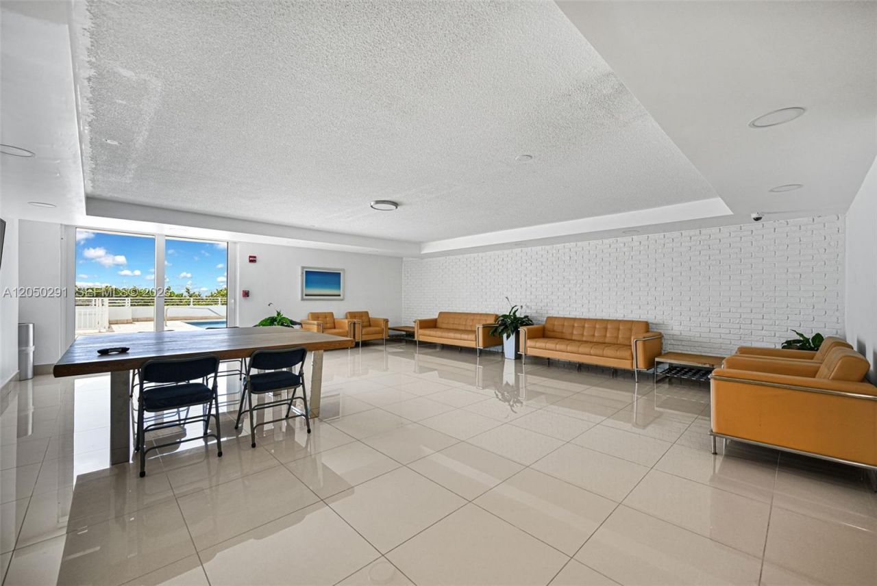 345 Ocean Dr , Unit 623, Miami Beach, FL 33139 Photo