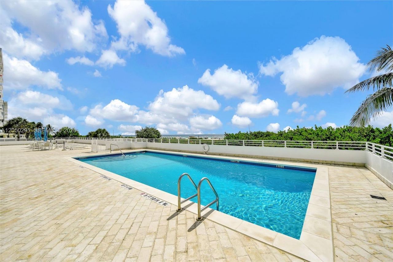 345 Ocean Dr , Unit 623, Miami Beach, FL 33139 Photo