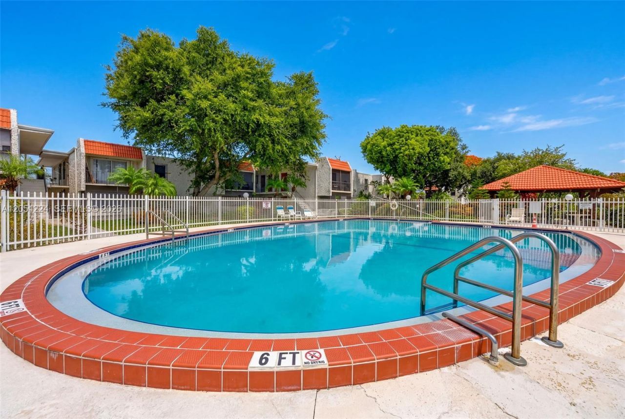 8701 SW 141st St , Unit L6, Palmetto Bay, FL 33176 Photo
