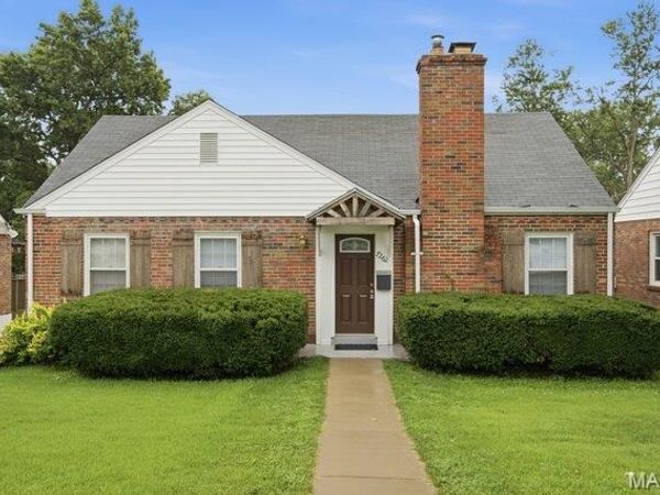 7262 Mackenzie Road , Affton, MO 63123
