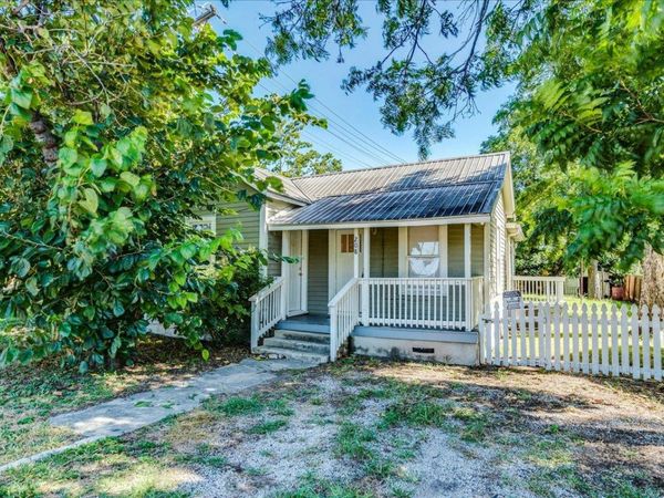208 W Lockhart ST, Kyle, TX 78640