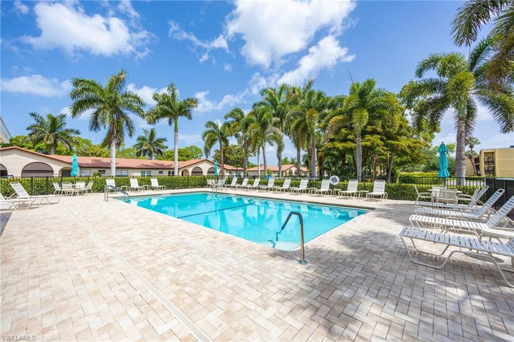 1034 Forest Lakes Dr, Unit 10C, Naples, FL 34105 Photo