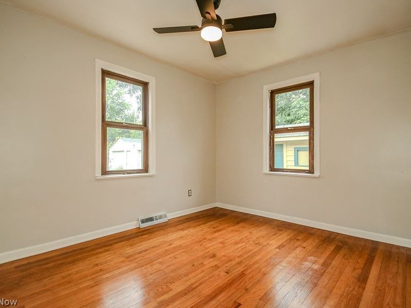 262 E 323rd Street, Willowick, OH 44095 Photo 17