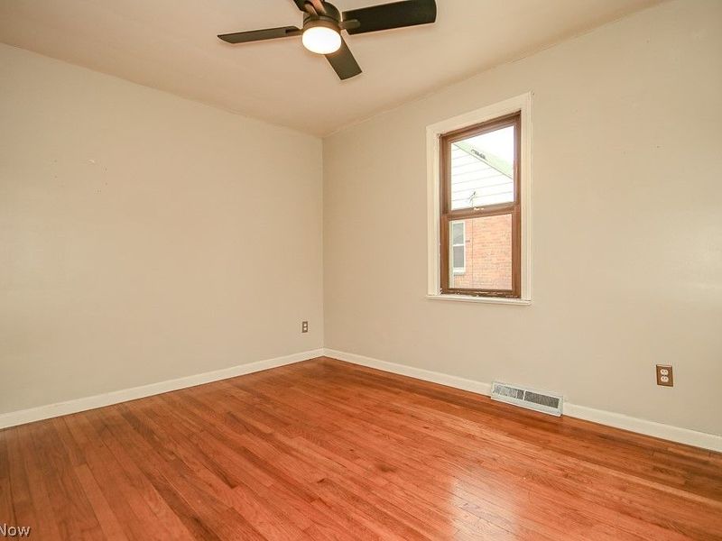262 E 323rd Street, Willowick, OH 44095 Photo 18
