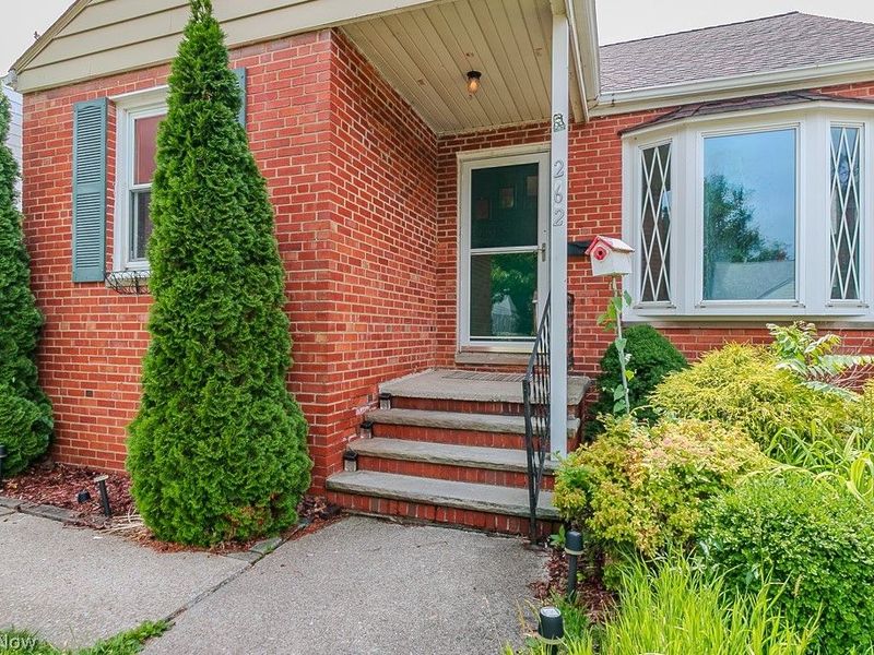 262 E 323rd Street, Willowick, OH 44095 Photo 2