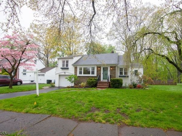 30 Chestnut Hill Pl, Glen Ridge, NJ 07028