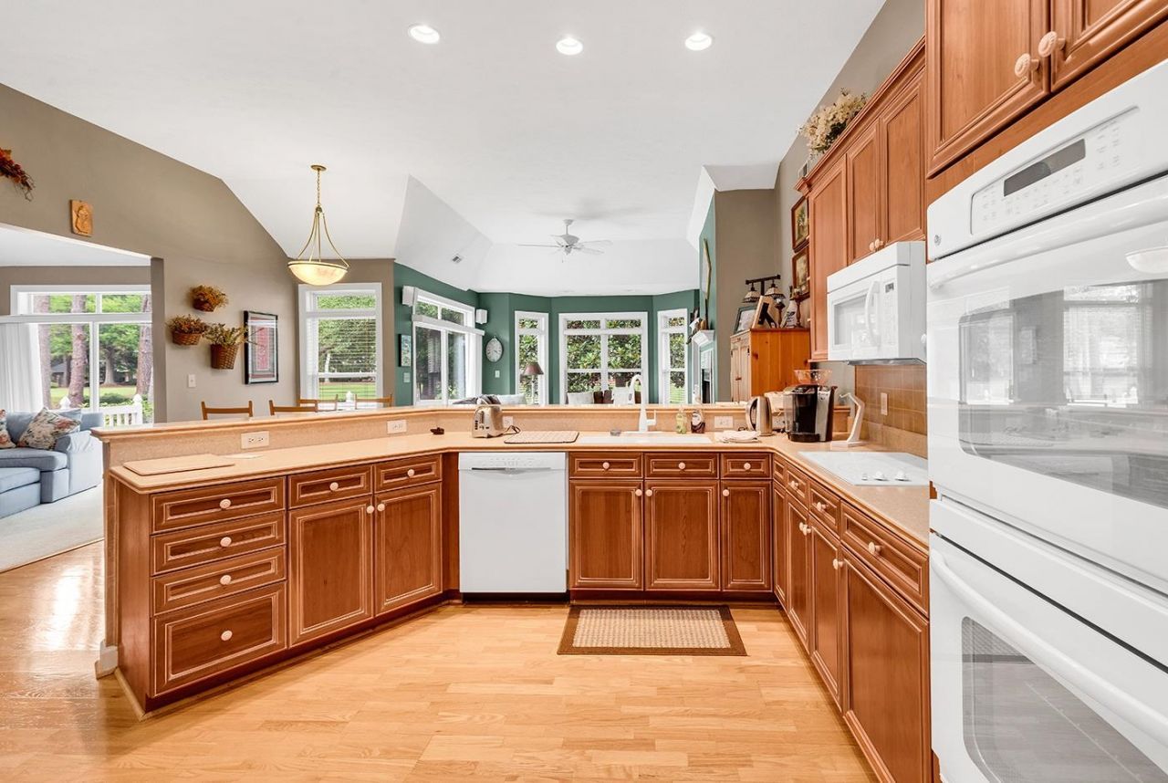 925 Tidewater Dr.  Photo 10
