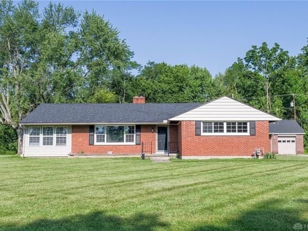 6123 Shady Oak Street, Huber Heights, OH 45424