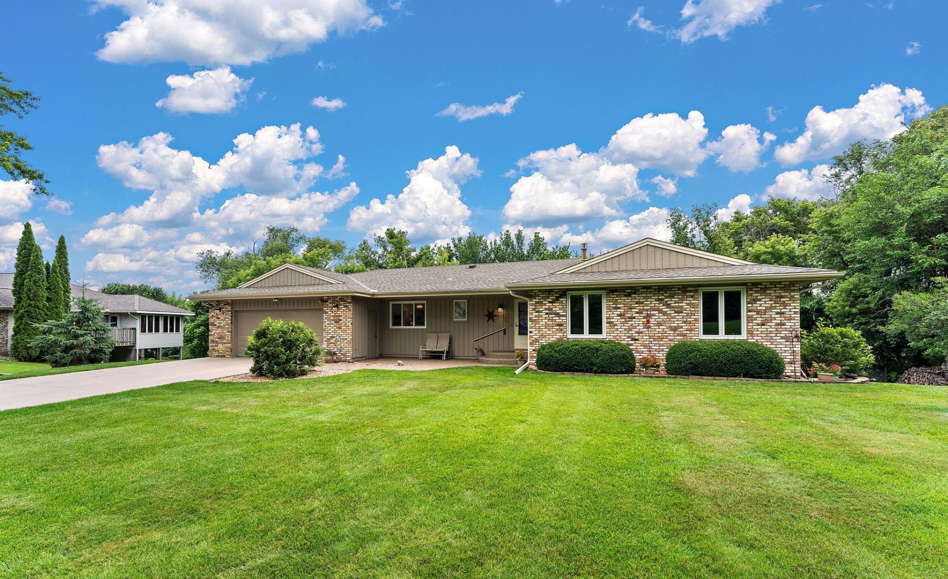 12680 N Shannon Drive , Shakopee, MN 55379