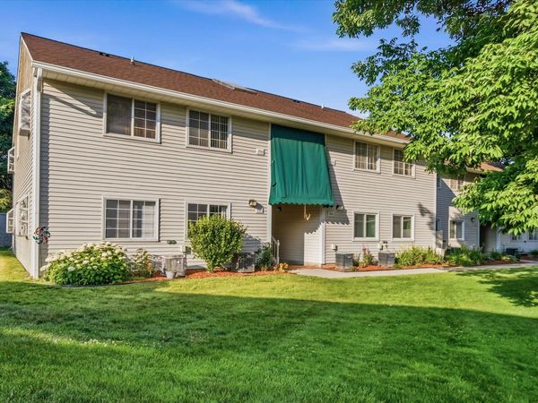 1755 Parknoll Ln, Unit 4, Port Washington, WI 53074