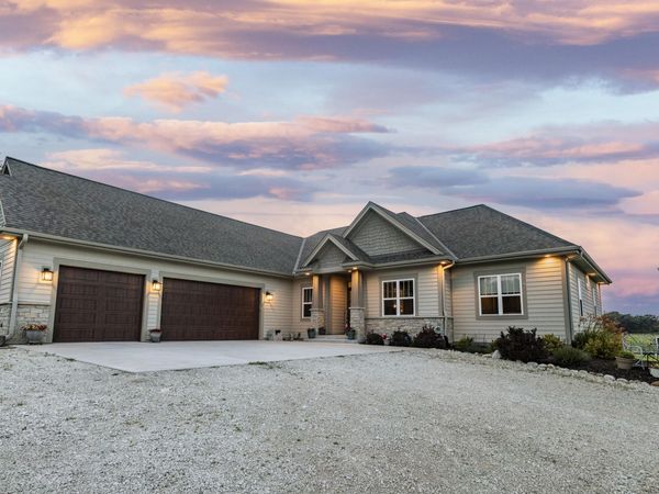 S75W35724 Wilton Rd, Eagle, WI 53119