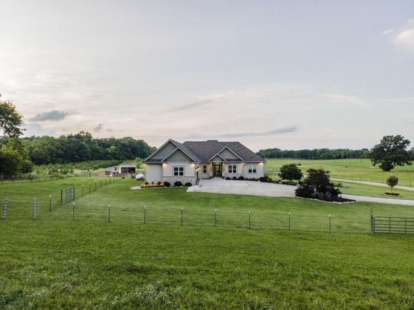 S75W35724 Wilton Rd, Eagle, WI 53119