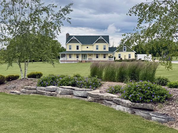 3425 Jackson Dr, Jackson, WI 53037